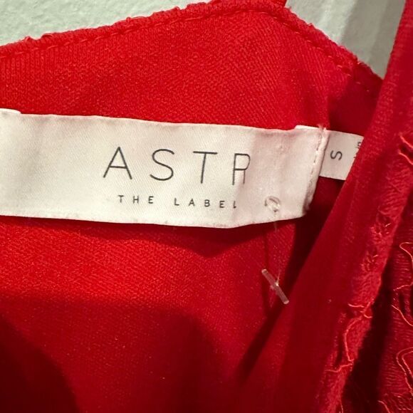 Astr the label red lace mini dress - Picture 6 of 6